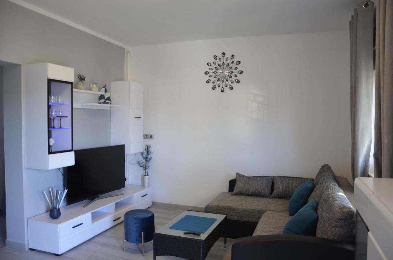 ורסאר Apartman Rocan מראה חיצוני תמונה