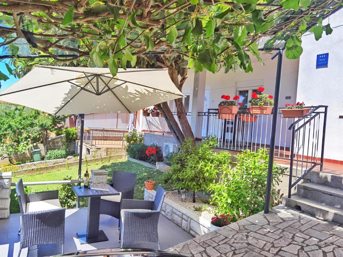 ורסאר Apartman Rocan מראה חיצוני תמונה